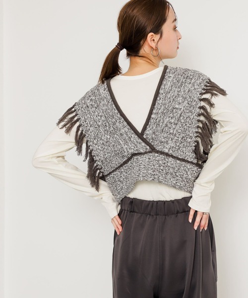 anuke♡ほぼ新品級！フリンジアイボリーニットベスト anuke♡ほぼ新品