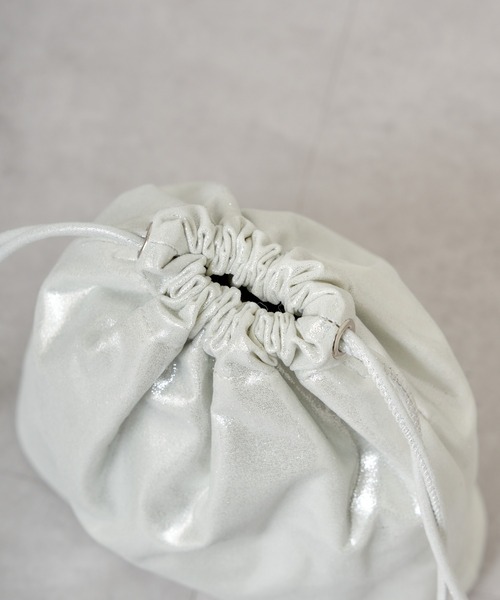 Chico(チコ)の「【2024SS】スタッズ巾着バッグ(ショルダーバッグ・レディース・シルバー/ブラック/アイボリー・FREE)」の18枚目の写真