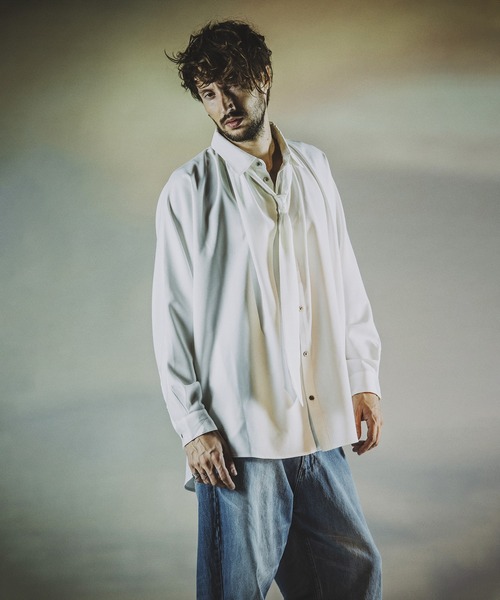 NO ID.（ノーアイディ）の「【NO ID.】Tie Neck Gather Big Shirt / ネクタイ 付 ネック ギャザー ビッグ シャツ（シャツ/ブラウス・メンズ・ホワイト/サックスブルー/グレー/ブラック・ONE SIZE）」の9枚目の写真
