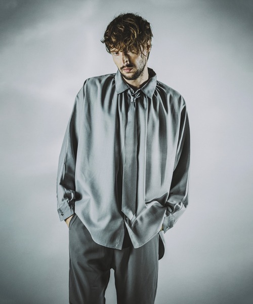 NO ID.（ノーアイディ）の「【NO ID.】Tie Neck Gather Big Shirt / ネクタイ 付 ネック ギャザー ビッグ シャツ（シャツ/ブラウス・メンズ・ホワイト/サックスブルー/グレー/ブラック・ONE SIZE）」の15枚目の写真