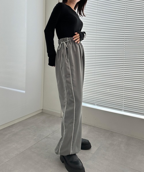 solleim（ソルレム）の「[全骨格美脚見え]リボンラインイージーパンツ（その他パンツ・レディース・ブルー/グレー/ブラック・S/M）」の5枚目の写真