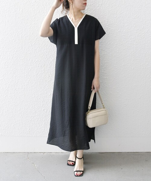 SHIPS any(シップス エニィ)の「【WEB限定】SHIPS any: シアー リネン ミックス ピンタック ワンピース 24SS(ワンピース・レディース・ブラック/ブラウン・ONE SIZE)」の5枚目の写真