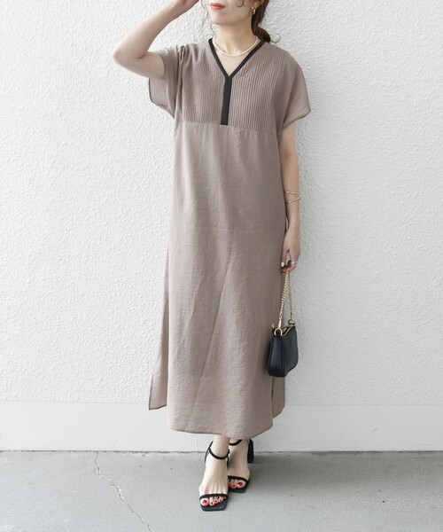 SHIPS any(シップス エニィ)の「【WEB限定】SHIPS any: シアー リネン ミックス ピンタック ワンピース 24SS(ワンピース・レディース・ブラック/ブラウン・ONE SIZE)」の11枚目の写真