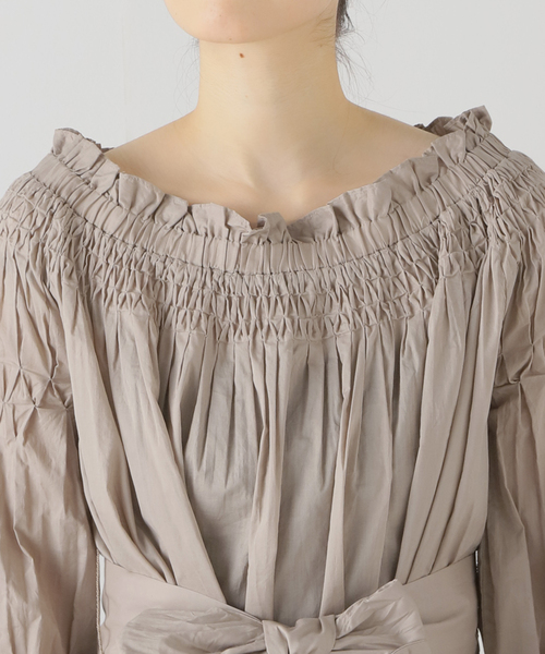 Deuxieme Classe(ドゥーズィエムクラス)の「【Marlette/マーレット】 AMIEL OFF-SHOULDER ブラウス(シャツ/ブラウス・レディース・ベージュ・FREE)」の17枚目の写真