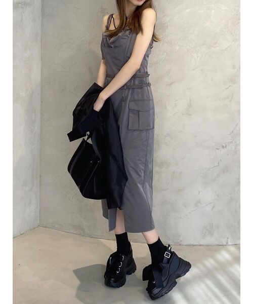 EATME（イートミー）の「ダブルベルトキャミワンピース（ワンピース・レディース・ピンク/ブラック/グレー・SMALL/MEDIUM）」の11枚目の写真