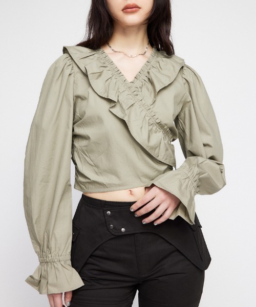 LAGUA GEM（ラグアジェム）の「VOLUME FRILL シャツ（シャツ/ブラウス・レディース・ホワイト/ブラック/グレイッシュベージュ・FREE）」の3枚目の写真