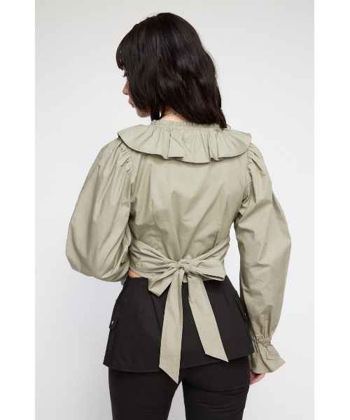 LAGUA GEM（ラグアジェム）の「VOLUME FRILL シャツ（シャツ/ブラウス・レディース・ホワイト/ブラック/グレイッシュベージュ・FREE）」の9枚目の写真