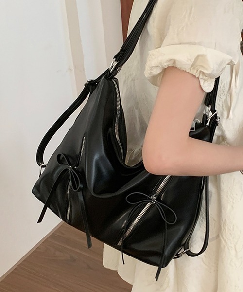 gossip！ロサンゼルス（ゴシップロサンゼルス）の「Y2K リボン　ショルダーバッグ 2WAY（ショルダーバッグ・レディース・シルバー/ピンク/オフホワイト/ブラック/ブラウン/カーキ/ブラック系その他/ブラック系その他2/ホワイト系その他・FREE）」の4枚目の写真