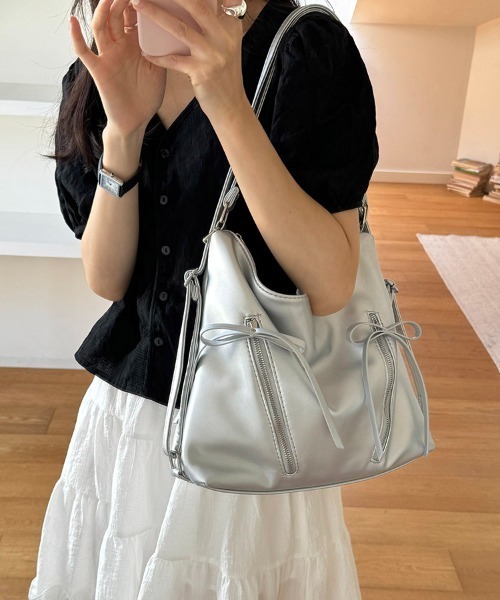 gossip！ロサンゼルス（ゴシップロサンゼルス）の「Y2K リボン　ショルダーバッグ 2WAY（ショルダーバッグ・レディース・シルバー/ピンク/オフホワイト/ブラック/ブラウン/カーキ/ブラック系その他/ブラック系その他2/ホワイト系その他・FREE）」の15枚目の写真