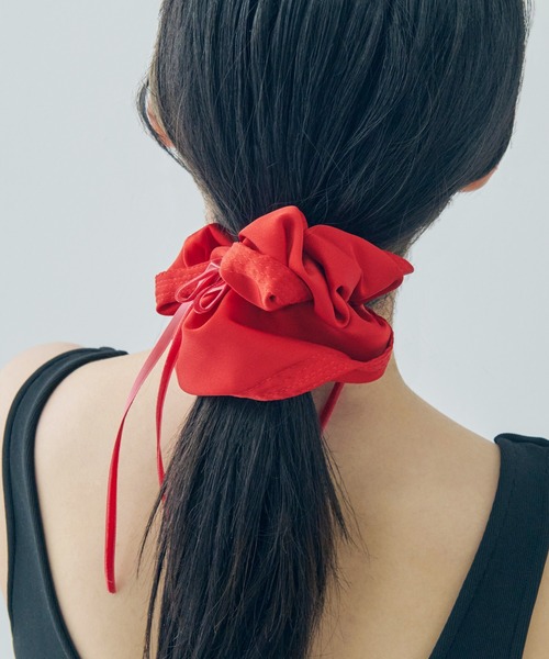 GOLDY（ゴールディ）の「リボン ハング ビッグ シュシュ（シュシュ・レディース・ピンク/アイボリー/ブラック/レッド・FREE）」の4枚目の写真