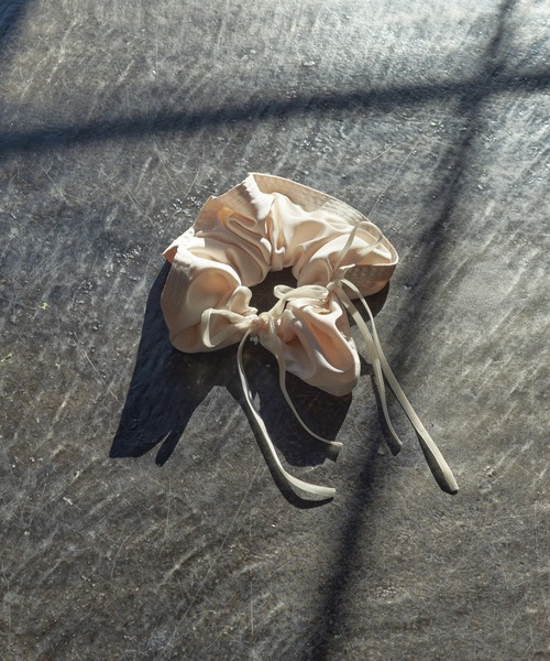 GOLDY（ゴールディ）の「リボン ハング ビッグ シュシュ（シュシュ・レディース・ピンク/アイボリー/ブラック/レッド・FREE）」の16枚目の写真