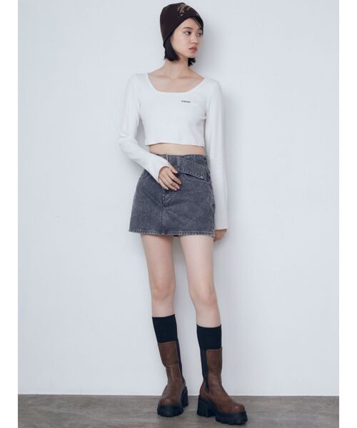 EMODA(エモダ)の「プレートクロップトップ(Tシャツ/カットソー・レディース・ホワイト/ブラック/グレー/その他・FREE)」の14枚目の写真