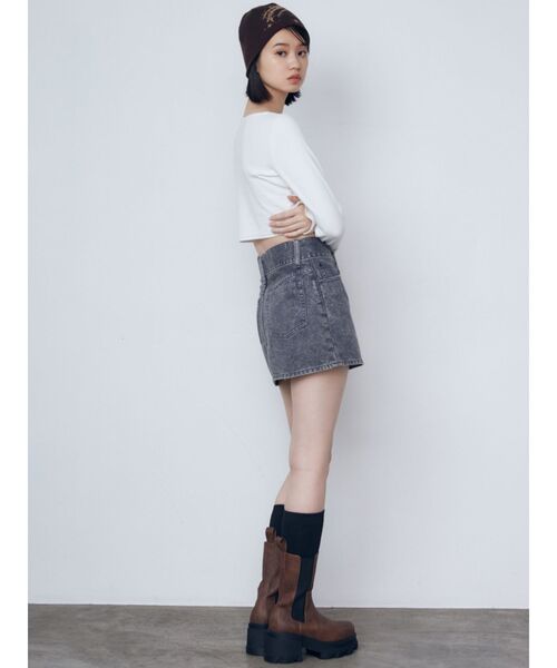 EMODA(エモダ)の「プレートクロップトップ(Tシャツ/カットソー・レディース・ホワイト/ブラック/グレー/その他・FREE)」の16枚目の写真