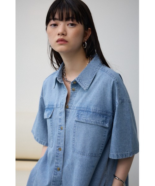 AZUL by moussy（アズールバイマウジー）の「シャンブレーオーバーシャツ（シャツ/ブラウス・レディース・ダークブルー/ライトブルー・FREE）」の7枚目の写真