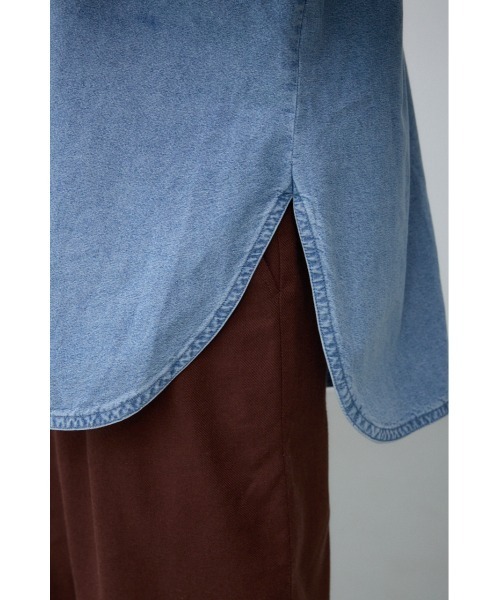 AZUL by moussy（アズールバイマウジー）の「シャンブレーオーバーシャツ（シャツ/ブラウス・レディース・ダークブルー/ライトブルー・FREE）」の15枚目の写真