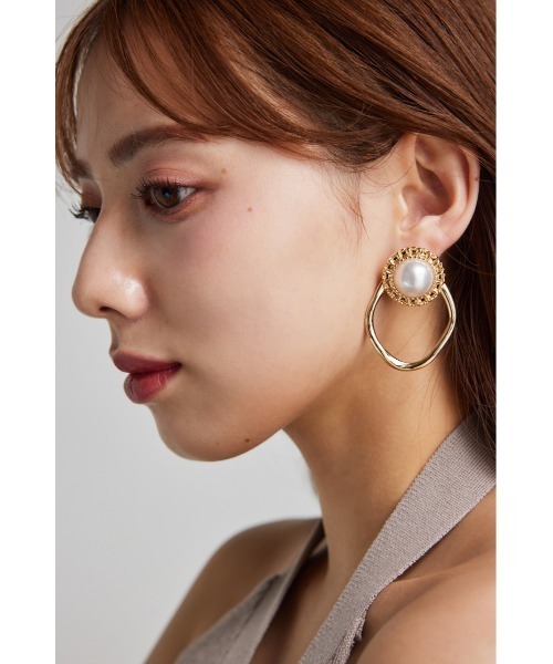 rienda（リエンダ）の「2WAYビッグフェイクパールピアス（ピアス（両耳用）・レディース・ゴールド/シルバー・FREE）」の8枚目の写真