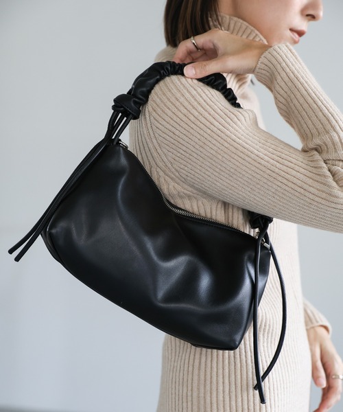 select MOCA（セレクトモカ）の「2WAYギャザーハンドルバッグ（ハンドバッグ・レディース・ベージュ/ブラック・FREE）」の2枚目の写真