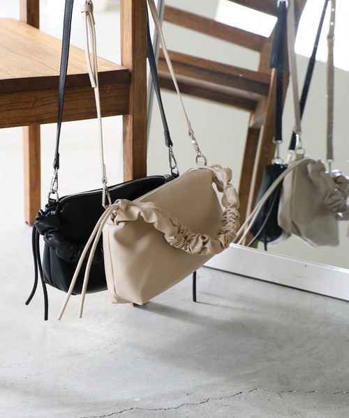 select MOCA（セレクトモカ）の「2WAYギャザーハンドルバッグ（ハンドバッグ・レディース・ベージュ/ブラック・FREE）」の17枚目の写真