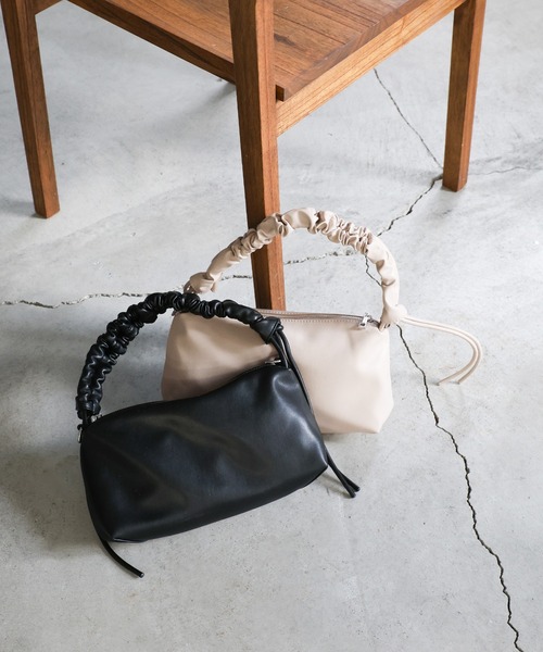 select MOCA（セレクトモカ）の「2WAYギャザーハンドルバッグ（ハンドバッグ・レディース・ベージュ/ブラック・FREE）」の5枚目の写真