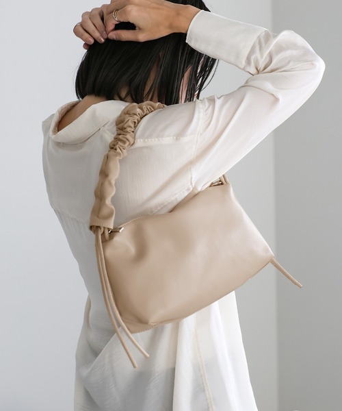 select MOCA（セレクトモカ）の「2WAYギャザーハンドルバッグ（ハンドバッグ・レディース・ベージュ/ブラック・FREE）」の12枚目の写真
