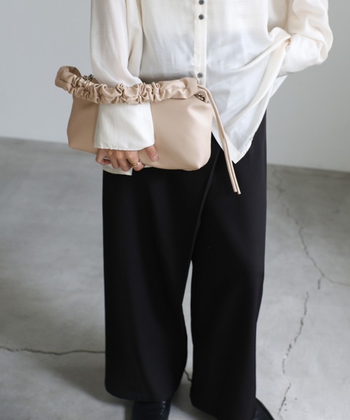 select MOCA（セレクトモカ）の「2WAYギャザーハンドルバッグ（ハンドバッグ・レディース・ベージュ/ブラック・FREE）」の15枚目の写真