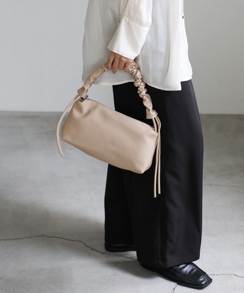 select MOCA（セレクトモカ）の「2WAYギャザーハンドルバッグ（ハンドバッグ・レディース・ベージュ/ブラック・FREE）」の16枚目の写真