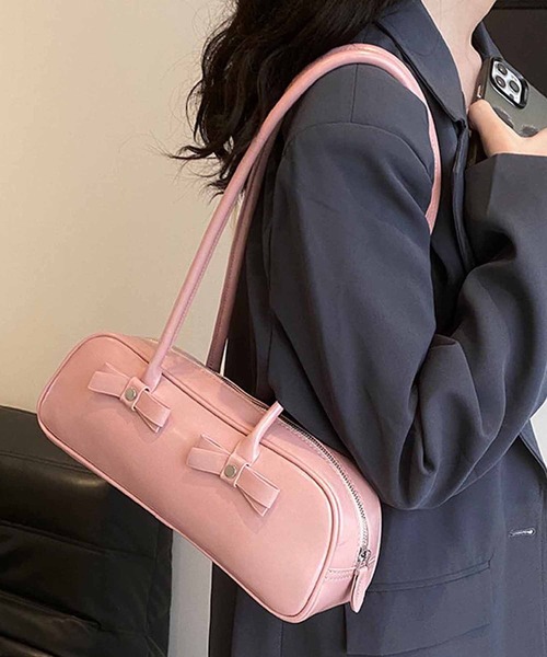NANEA(ナネア)の「リボン付きワイドボストンバッグ(ハンドバッグ・レディース・ブラック/ピンク/アイボリー/ワインレッド・フリー)」の2枚目の写真
