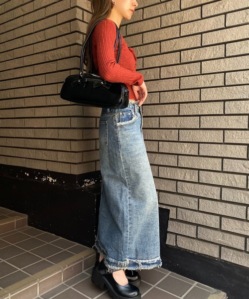 NANEA(ナネア)の「リボン付きワイドボストンバッグ(ハンドバッグ・レディース・ブラック/ピンク/アイボリー/ワインレッド・フリー)」の11枚目の写真