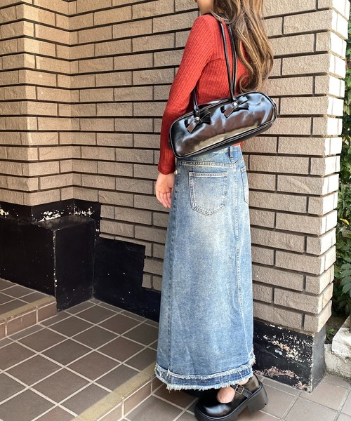 NANEA(ナネア)の「リボン付きワイドボストンバッグ(ハンドバッグ・レディース・ブラック/ピンク/アイボリー/ワインレッド・フリー)」の6枚目の写真