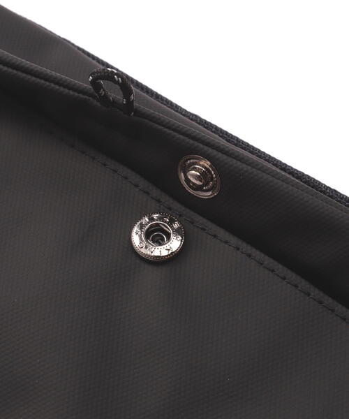 BEAVER(ビーバー)の「Topologie/トポロジー Flat Sacoche Small Dry フラットサコッシュ 【バッグ単体】(ショルダーバッグ・メンズ・ブラック・F)」の10枚目の写真