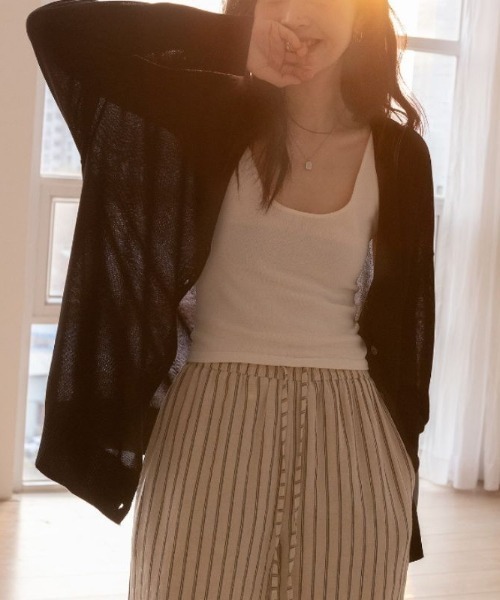 B'day（ビーデイ）の「【 B'day / ビーデー 】【冷房・ 紫外線・日焼け対策】バルーンスリーブシアーカーディガン（カーディガン/ボレロ・レディース・ブラック/グレー・FREE）」の2枚目の写真