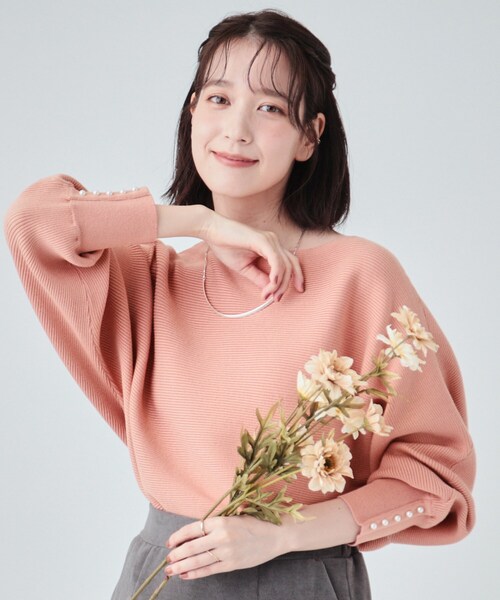 DRESKIP(ドレスキップ)の「◆【高レビュー/洗える】優しく上品に リブドルマン お袖フェイクパールニット(ニット/セーター・レディース・ピンク系/グリーン/ライトベージュ/ブラック/チャコールグレー/イエロー・00)」の6枚目の写真