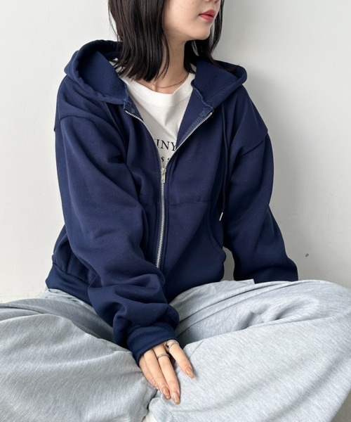 CLEA（クレア）の「無地裏起毛ジップパーカー（パーカー・レディース・ブラック/ネイビー/ライトグレー/ブルー/ダークグレー/オートミール/ホワイト・FREE）」の17枚目の写真