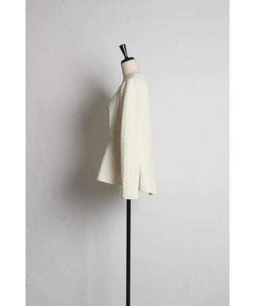 &. NOSTALGIA（アンドドットノスタルジア）の「ケーブルジャガードペプラムカットソー（Tシャツ/カットソー・レディース・アイボリー/ブラック・M）」の17枚目の写真