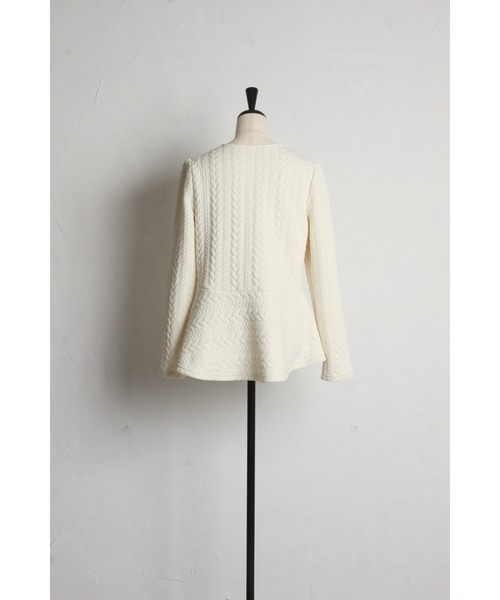 &. NOSTALGIA（アンドドットノスタルジア）の「ケーブルジャガードペプラムカットソー（Tシャツ/カットソー・レディース・アイボリー/ブラック・M）」の18枚目の写真