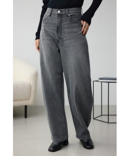 AZUL by moussy（アズールバイマウジー）の「AZUL DENIM カーブデニム（デニムパンツ・レディース・ライトブルー/グレー・SMALL/MEDIUM）」の2枚目の写真