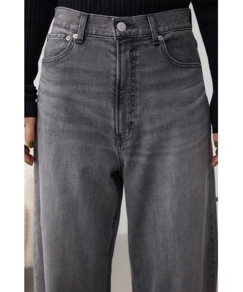 AZUL by moussy（アズールバイマウジー）の「AZUL DENIM カーブデニム（デニムパンツ・レディース・ライトブルー/グレー・SMALL/MEDIUM）」の9枚目の写真