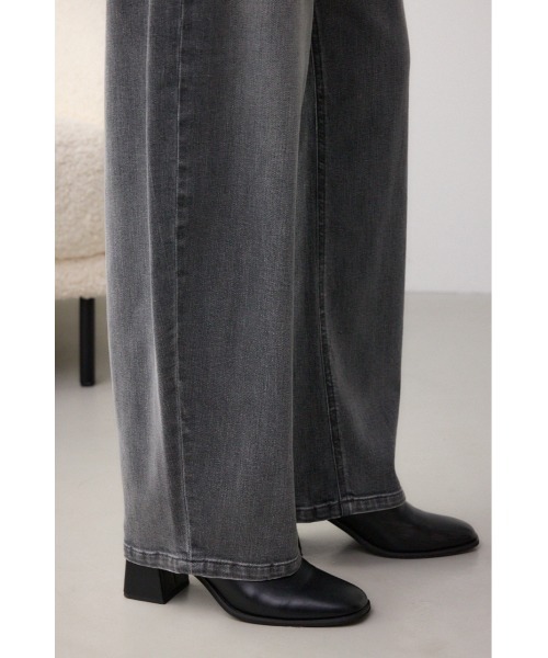 AZUL by moussy（アズールバイマウジー）の「AZUL DENIM カーブデニム（デニムパンツ・レディース・ライトブルー/グレー・SMALL/MEDIUM）」の12枚目の写真