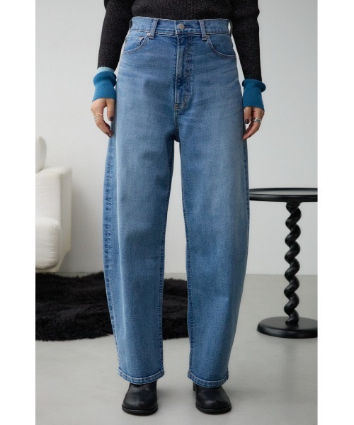 AZUL by moussy（アズールバイマウジー）の「AZUL DENIM カーブデニム（デニムパンツ・レディース・ライトブルー/グレー・SMALL/MEDIUM）」の16枚目の写真