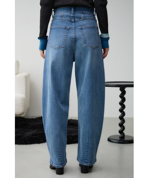 AZUL by moussy（アズールバイマウジー）の「AZUL DENIM カーブデニム（デニムパンツ・レディース・ライトブルー/グレー・SMALL/MEDIUM）」の18枚目の写真