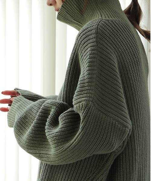 HUG.U(ハグユー)の「「ズルいニット」小顔 タートル オーバーサイズ(ニット/セーター・レディース・アイボリー/ブラック/グレー/アッシュブラウン/モスグリーン・FREE)」の9枚目の写真