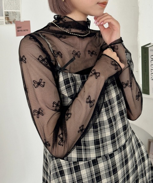 SOLLON.(ソルロン)の「リボンチュールハイネックトップス(Tシャツ/カットソー・レディース・ホワイト/アイボリー/ブラック・FREE)」の1枚目の写真