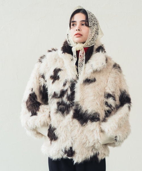 ORIENT MILLINERY(オリエント ミリナリー)の「VINTAGE LIKE COW FUR BLOUSON | ヴィンテージライク カウ柄ファー バルーンスリーブブルゾン(ブルゾン・レディース・ブラウン/アイボリー・FREE)」の7枚目の写真