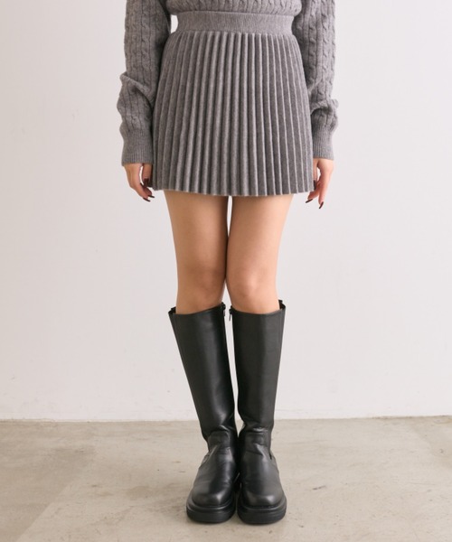 OLIVE des OLIVE(オリーブデオリーブ)の「【SETUPアイテム】ニットプリーツスカート(スカート・レディース・オフホワイト/トップグレー/レッド/ブラック・FREE)」の5枚目の写真