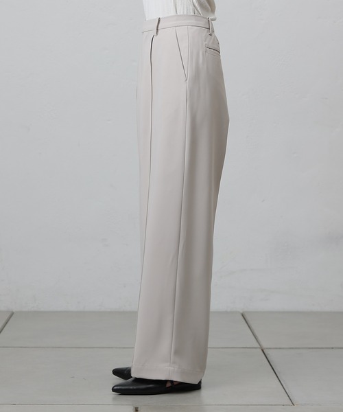 COLONY 2139（コロニートゥーワンスリーナイン）の「センターシームワイドストレートパンツ（スラックス・レディース・ライトグレー/ブラック/サックスブルー・FREE）」の15枚目の写真
