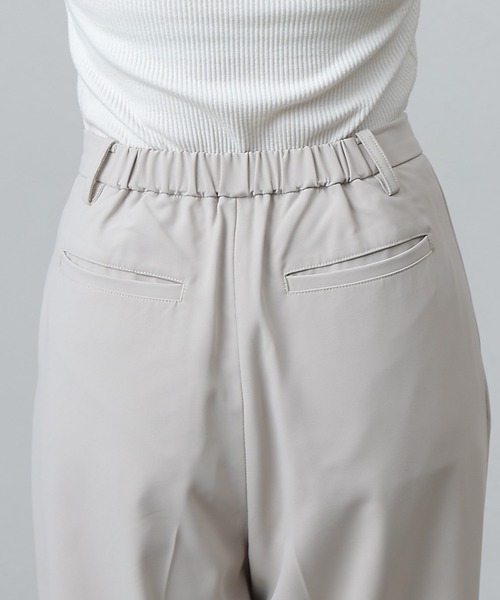 COLONY 2139（コロニートゥーワンスリーナイン）の「センターシームワイドストレートパンツ（スラックス・レディース・ライトグレー/ブラック/サックスブルー・FREE）」の16枚目の写真