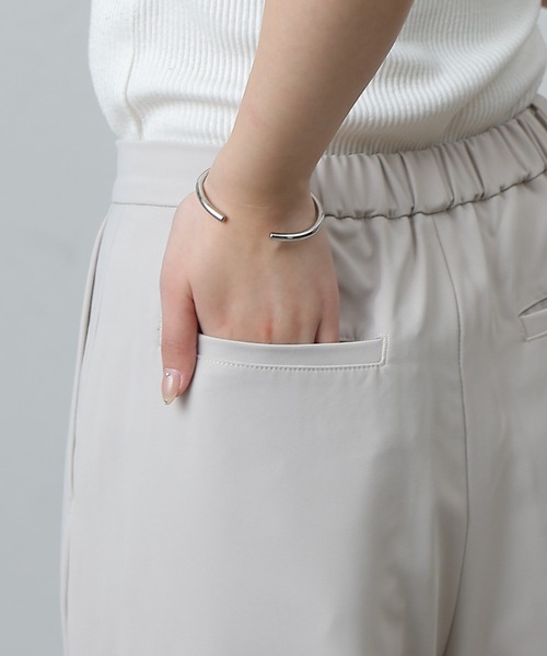 COLONY 2139（コロニートゥーワンスリーナイン）の「センターシームワイドストレートパンツ（スラックス・レディース・ライトグレー/ブラック/サックスブルー・FREE）」の17枚目の写真