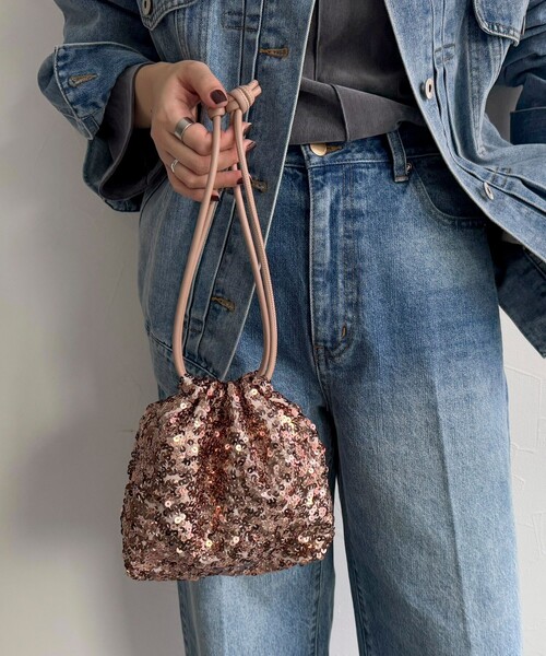 fredy emue（フレディエミュ）の「スパンコール巾着ショルダーバッグ（ショルダーバッグ・レディース・ブラック/ベージュ・FREE）」の5枚目の写真