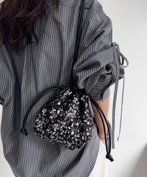 fredy emue（フレディエミュ）の「スパンコール巾着ショルダーバッグ（ショルダーバッグ・レディース・ブラック/ベージュ・FREE）」の10枚目の写真