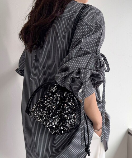 fredy emue（フレディエミュ）の「スパンコール巾着ショルダーバッグ（ショルダーバッグ・レディース・ブラック/ベージュ・FREE）」の11枚目の写真